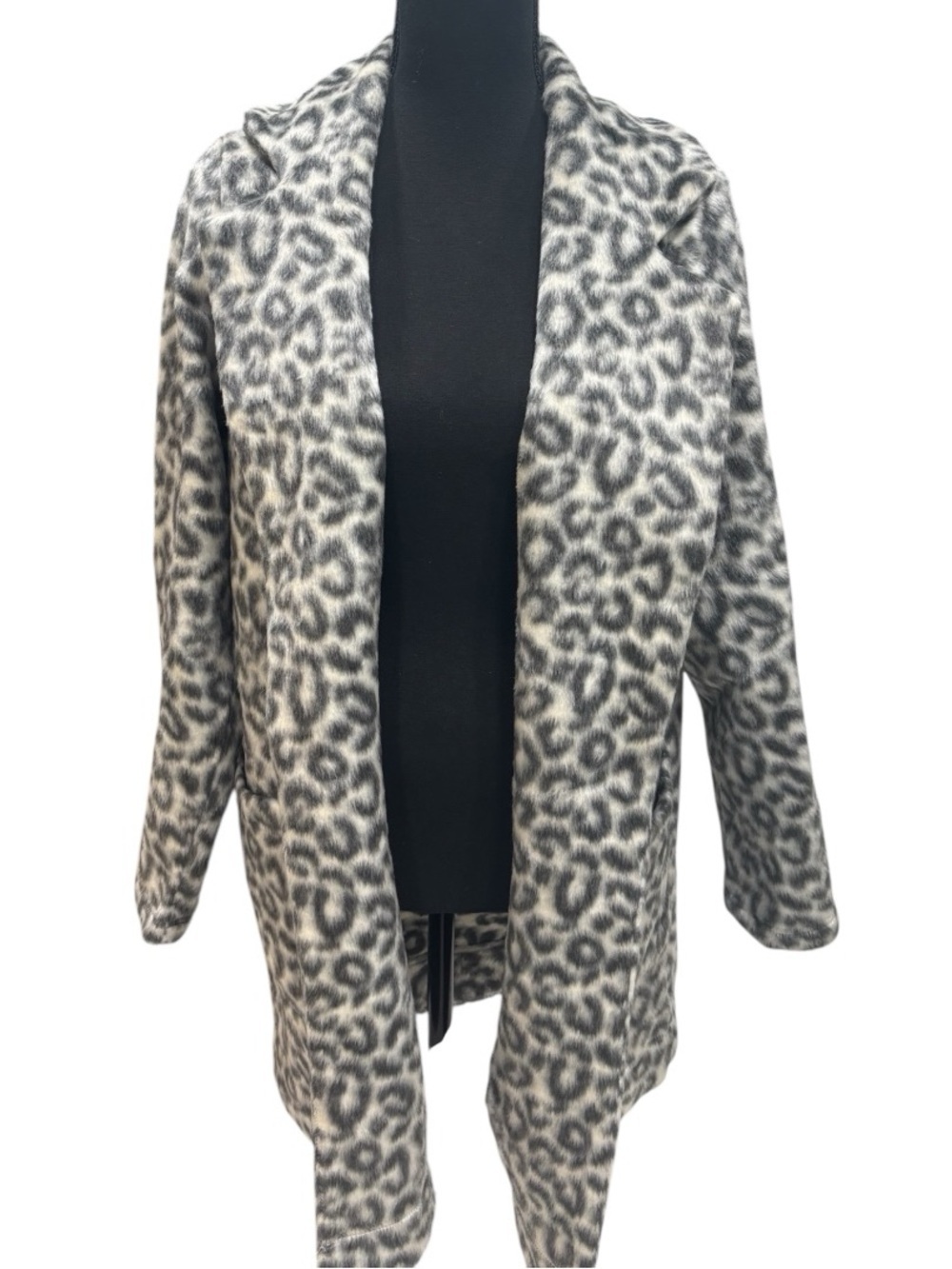 🖤 ✨ LEOPARD PRINT FAUX FUR COAT ✨ 🖤 - Picture 2 of 8